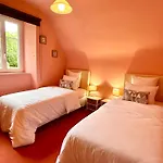 Du Rochelu 4 Etoiles 5000 M2 Of Garden, Near To Mont Saint Michel & Granville Island Bourguenolles