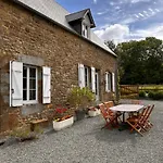 Holiday home Du Rochelu 4 Etoiles 5000 M2 Of Garden, Near To Mont Saint Michel & Granville Island Bourguenolles