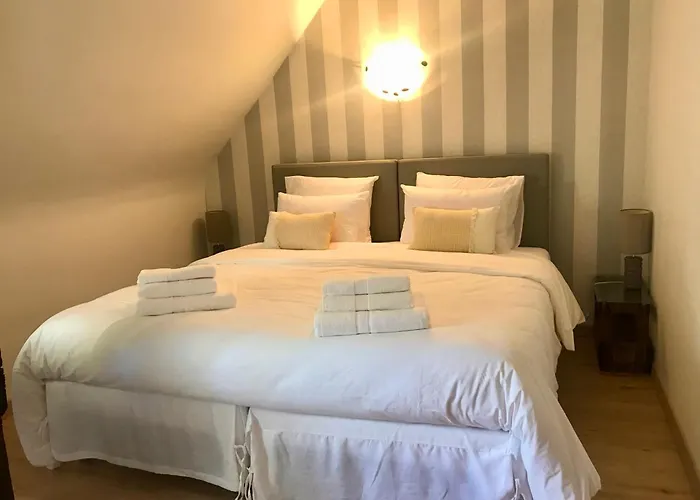 Casa vacanze Du Rochelu 4 étoiles 5000 M2 Of Garden, Near To Mont Saint Michel&granville Island Bourguenolles