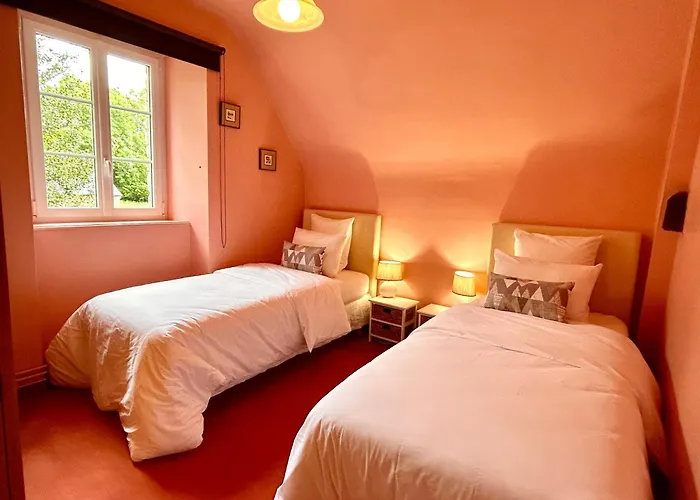 Du Rochelu 4 Etoiles 5000 M2 Of Garden, Near To Mont Saint Michel & Granville Island Bourguenolles