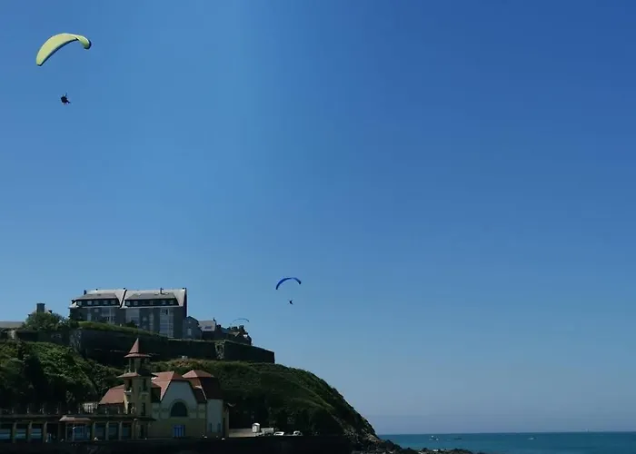 Hébergement de vacances Du Rochelu 4 étoiles 5000 M2 Of Garden, Near To Mont Saint Michel&granville Island Bourguenolles